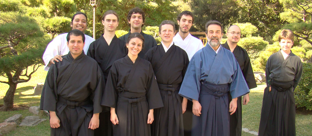 Clase abierta de iaijutsu en el jardin japones | octubre 2010