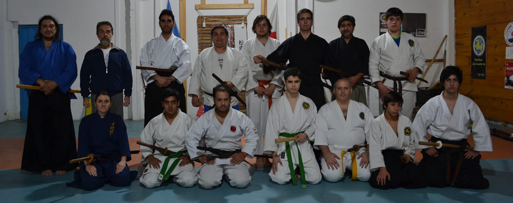 Clase abierta de iaijutsu en Club Tigre Juniors